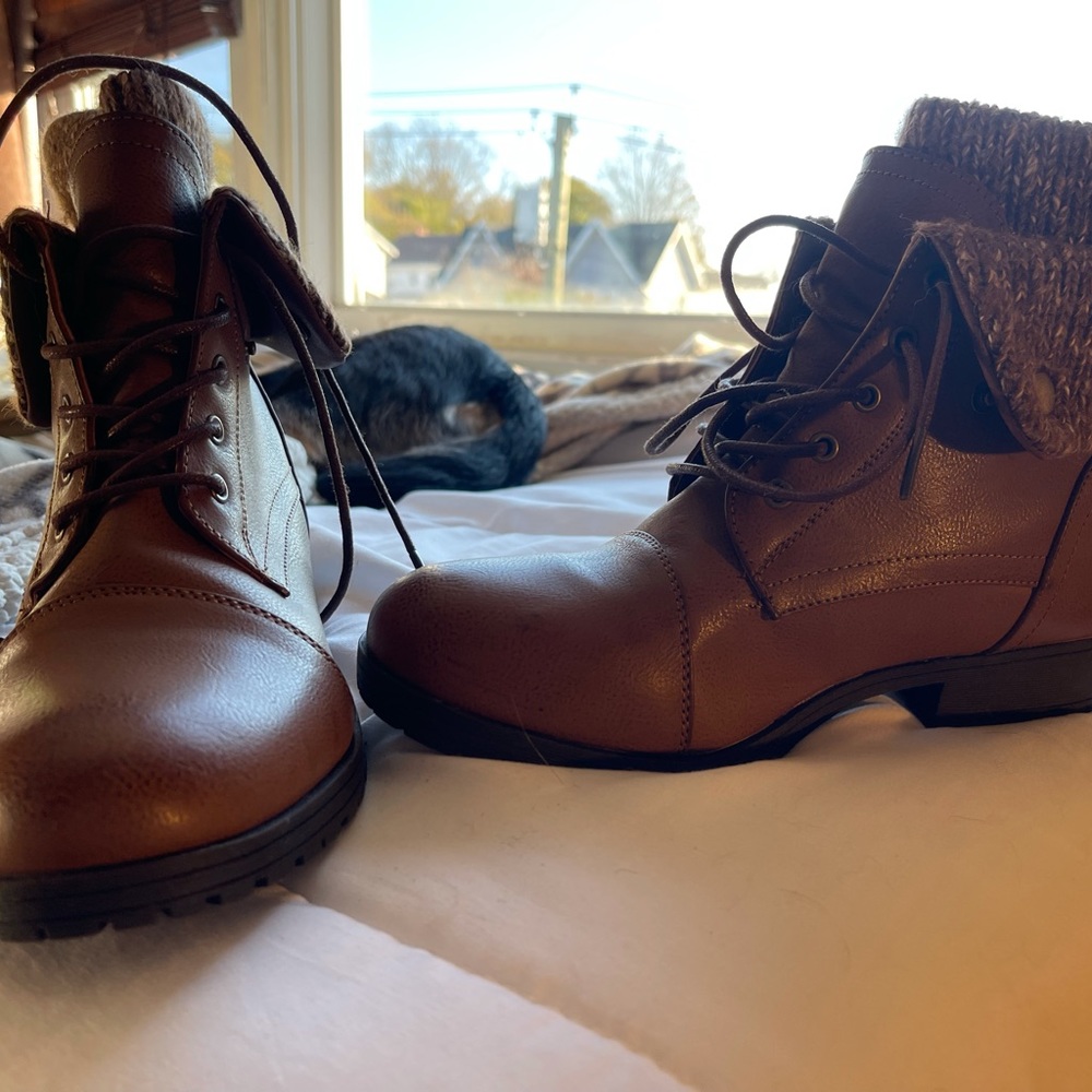 Jessica Cline fall boots. Brand New. Size 9 1/2. Never worn.